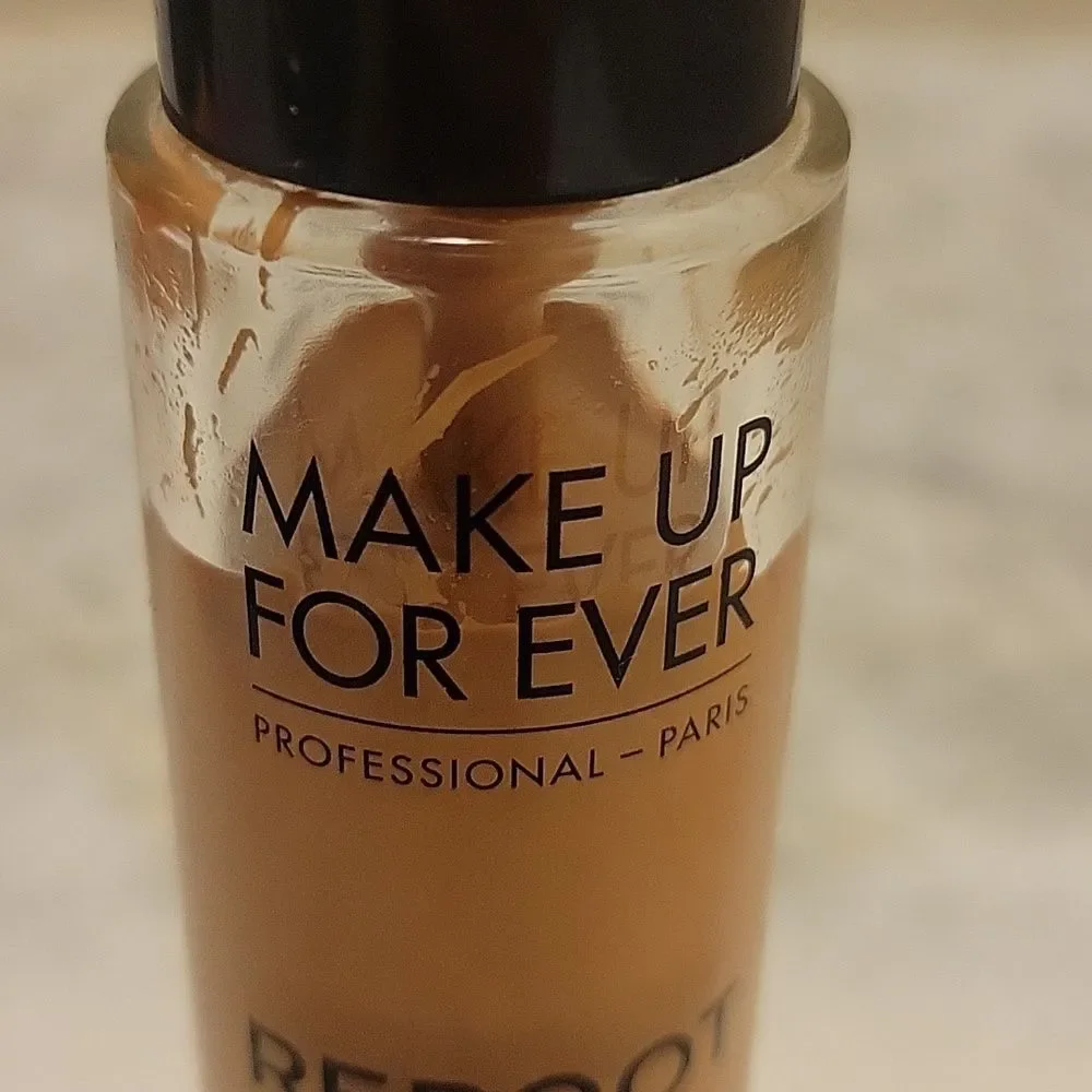 Make Up Forever Reboot Active Care Foundation Y365 Discontinued 1.01 fl oz Used